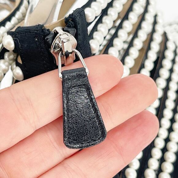 Chanel Pre-Fall 2016 Black Calfskin Pearl Detail Gladiator Sandal size 37 EU - Picture 13 of 16